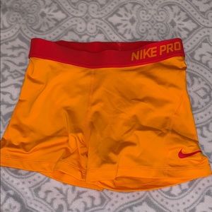 Women’s Nike Pro